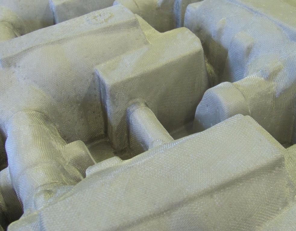 Detail formy pro výrobu obalů z nasávané kartonáže – materiál plast
